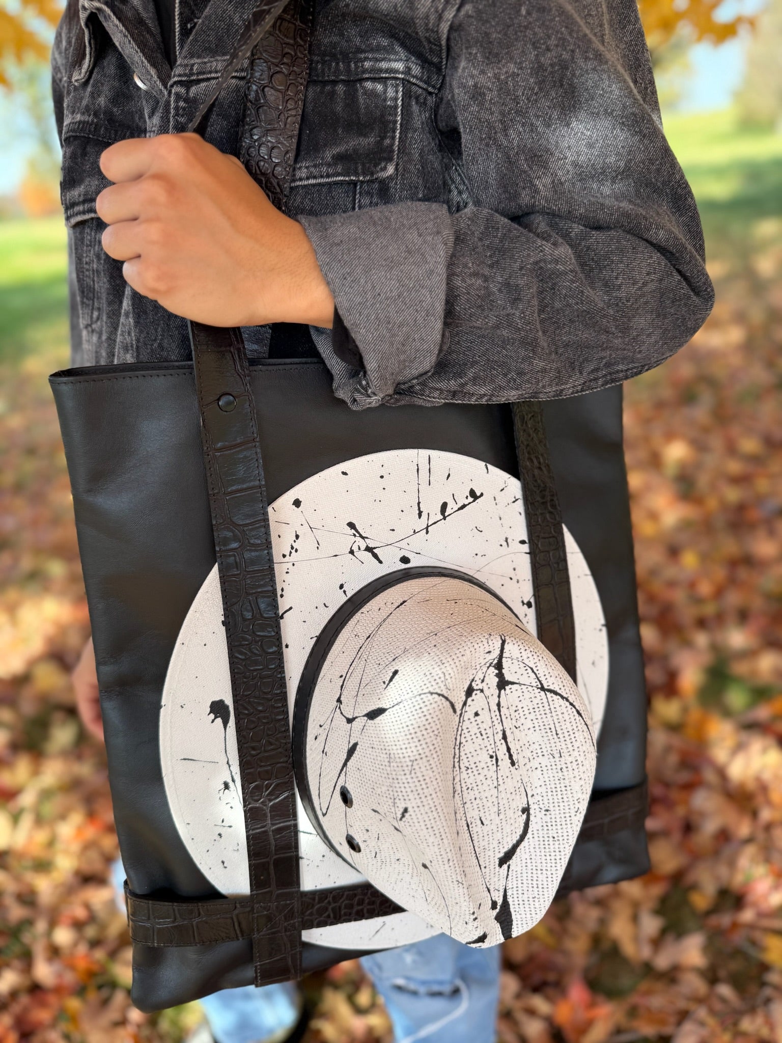 HAT CARRIER TOTES