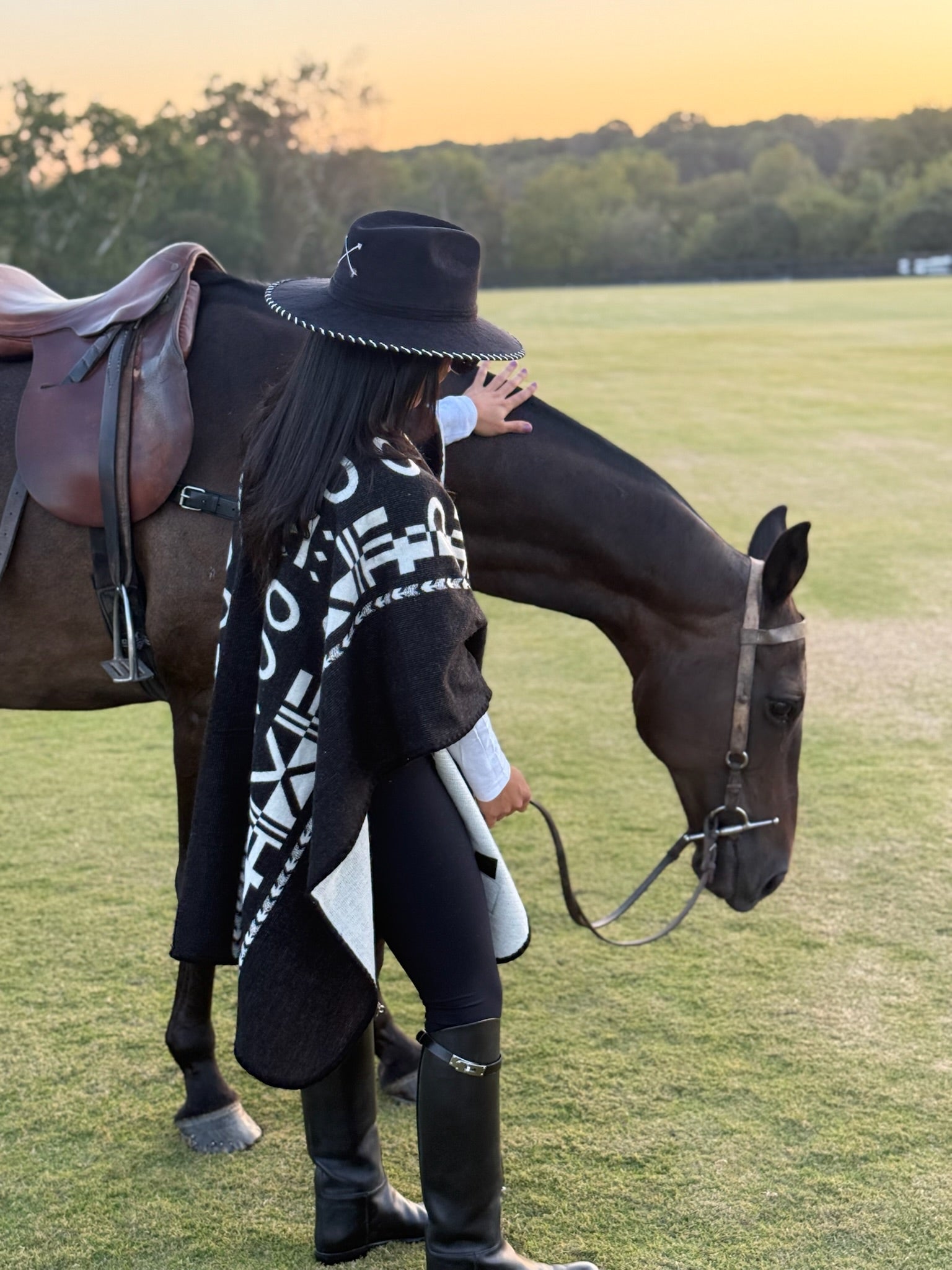 Eclipse Poncho x Artist Irving Ramó