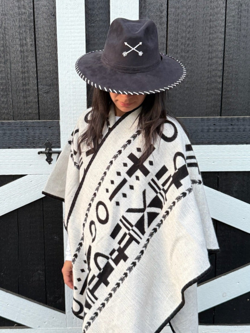Eclipse Poncho x Artist Irving Ramó