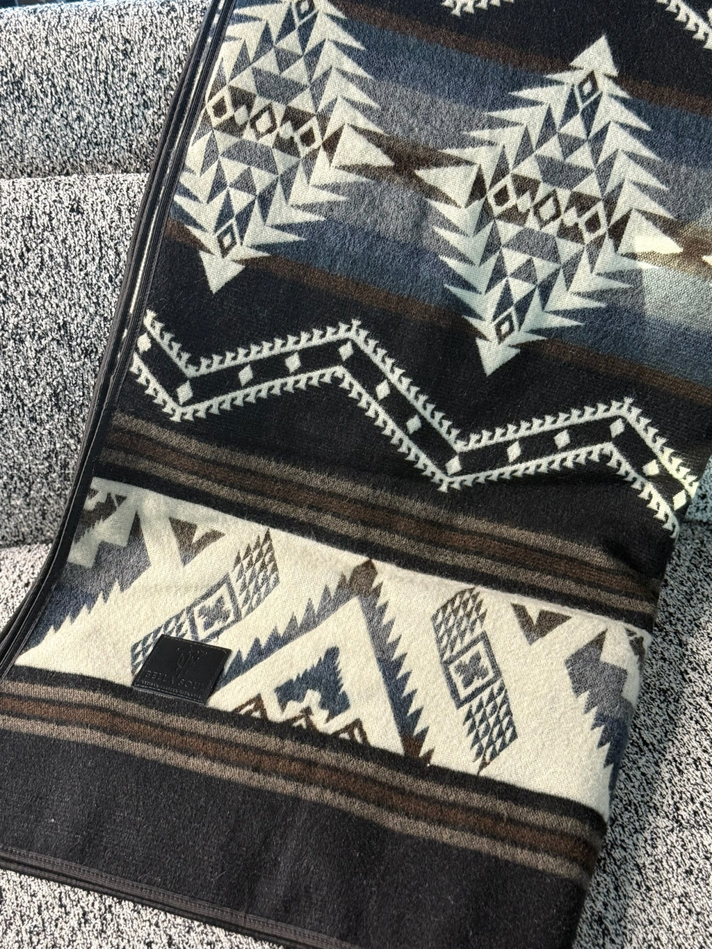 Sumaq Reversible Blanket - Queen Size
