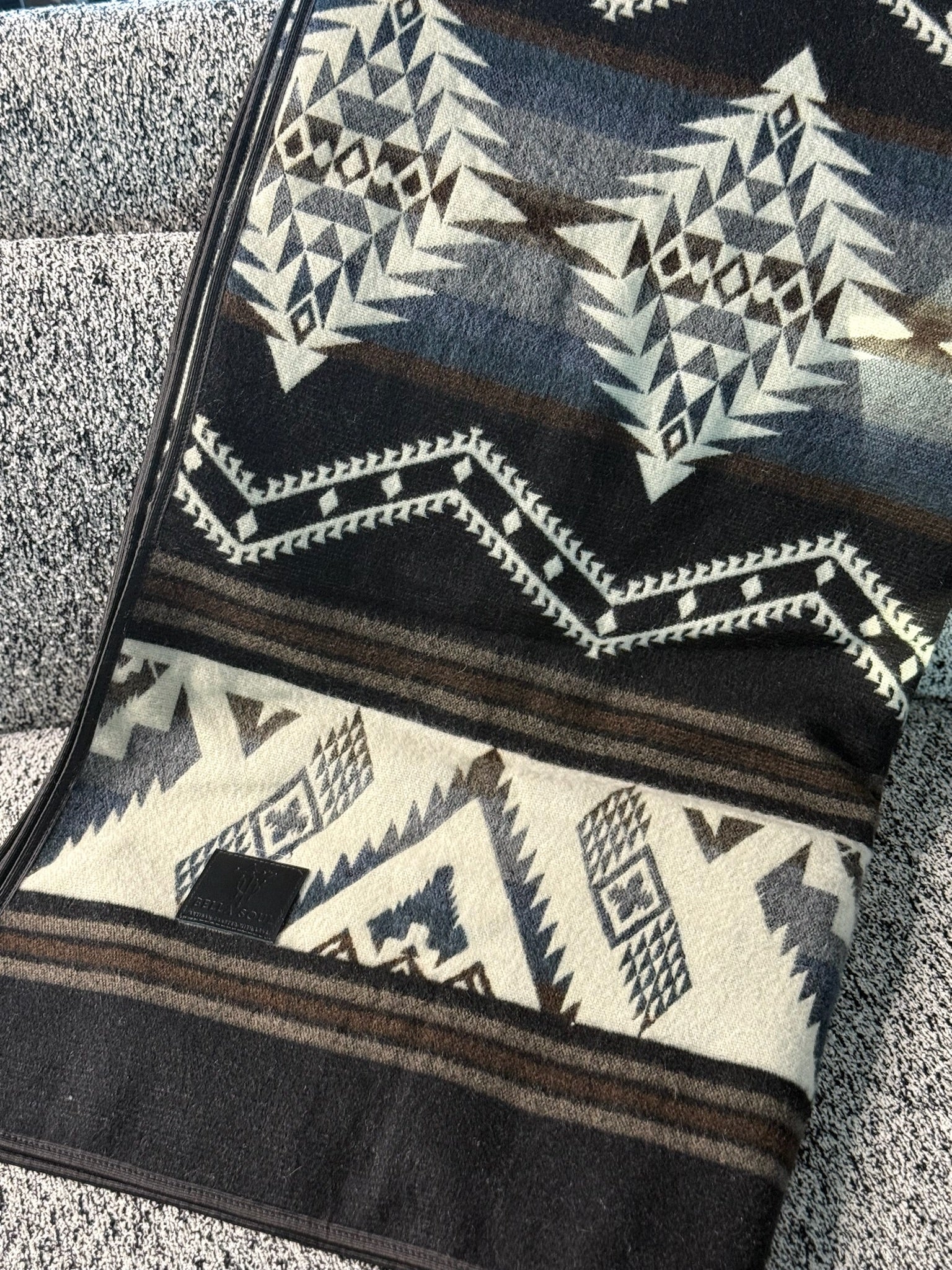 Sumaq Reversible Blanket - Queen Size
