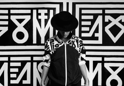 Eclipse Poncho x Artist Irving Ramó