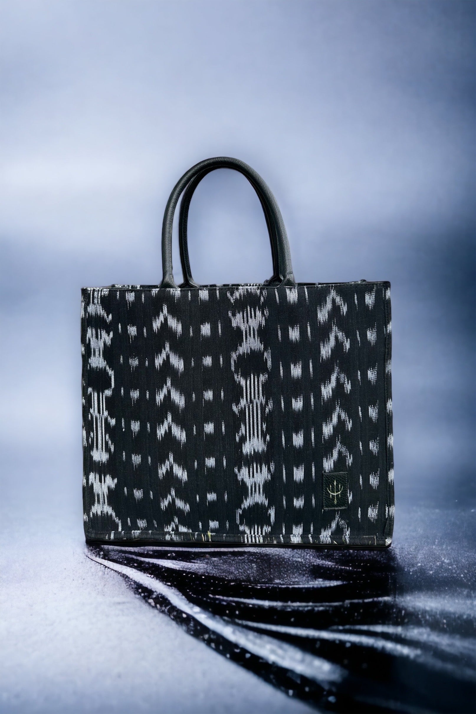 Grande Book Tote - Belize